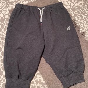 Jed north 3/4 joggers (tag wore out)